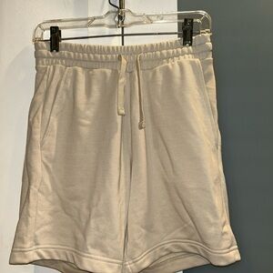 H&M Men’s Beige Regular Fur Mid Length Drawstring Shorts Size XS NWT